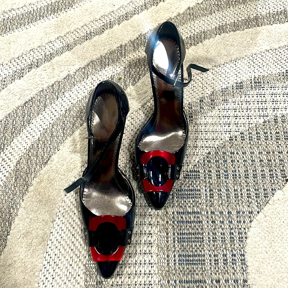 Calvin Klein black 4 in heel shoe